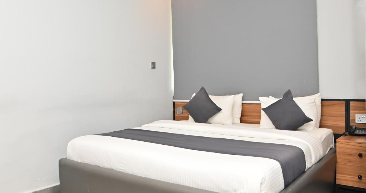 The Blowfish Hotel Lagos Buitenkant foto
