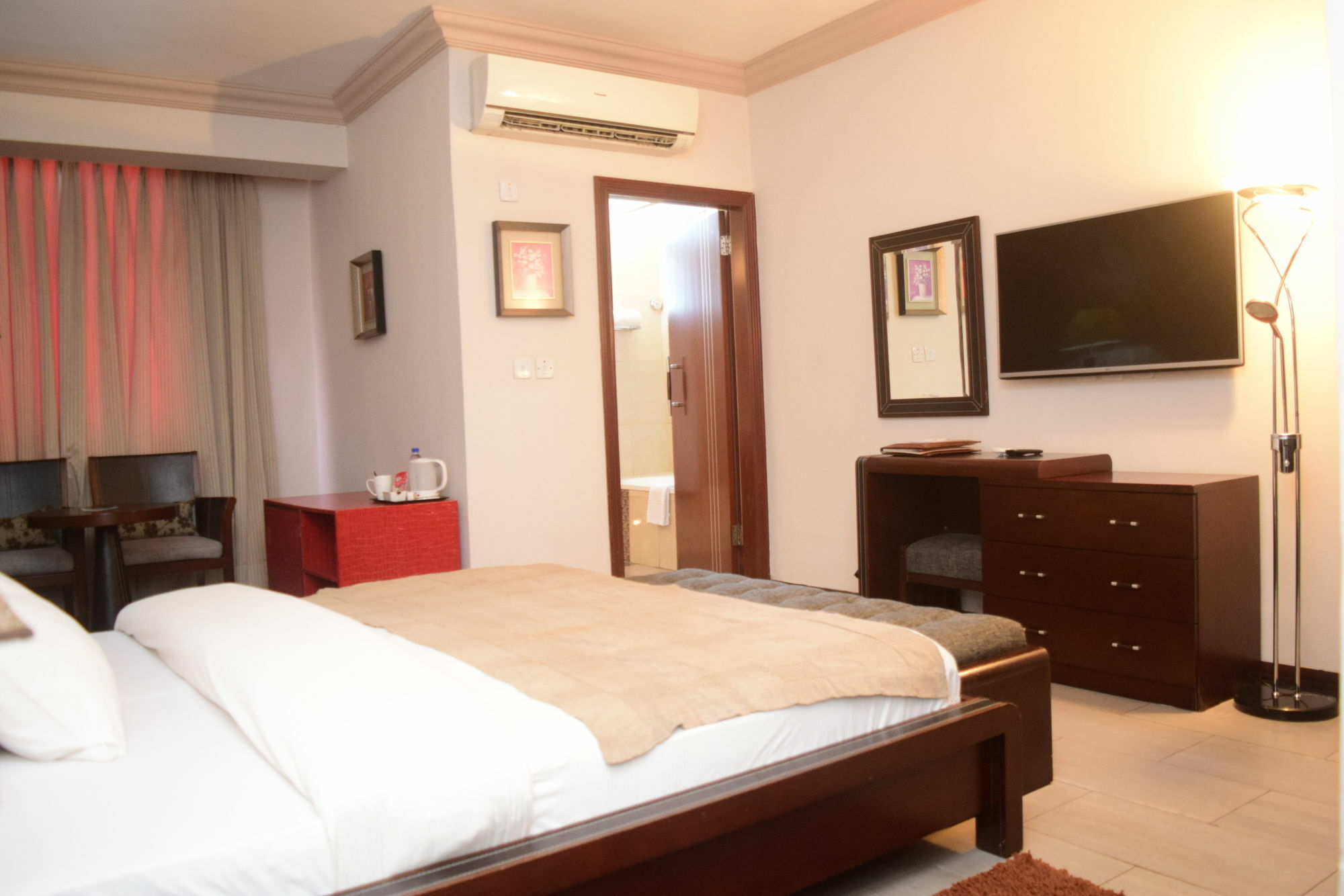 The Blowfish Hotel Lagos Buitenkant foto